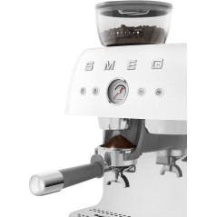 Smeg 50s Style EGF03WHEU Coffee Machine in White - Retro Elegance for Perfect Brews!